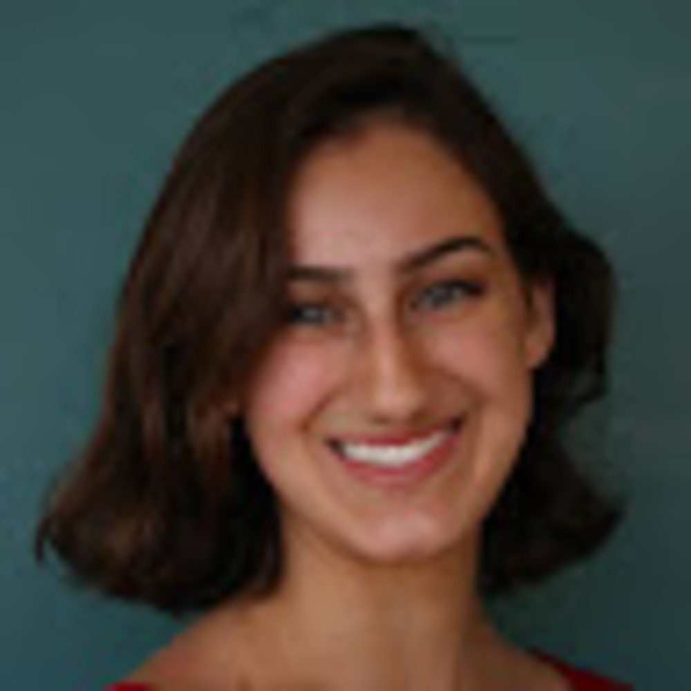 Meet your Posher, Alexia